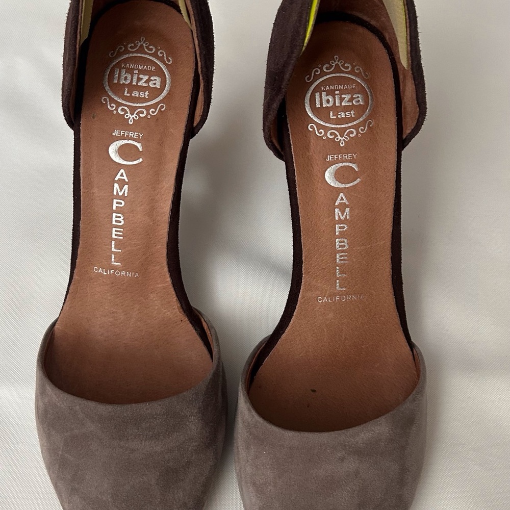 Jeffrey Campbell Women’s Taupe Suede Pump